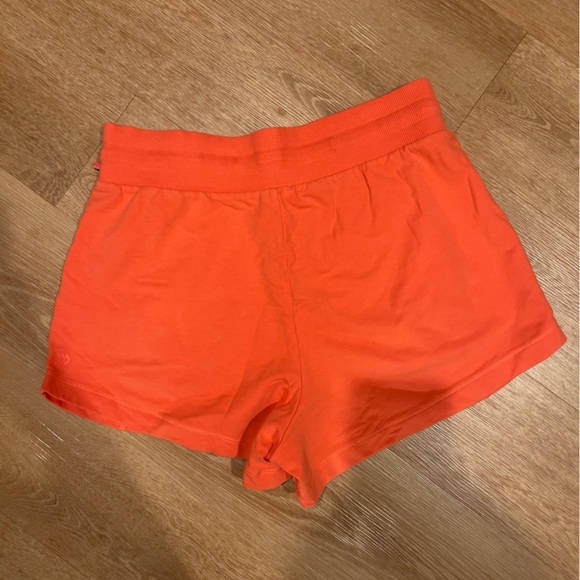 ALL IN MOTION SHORTS SIZE M - Picture 2 of 3